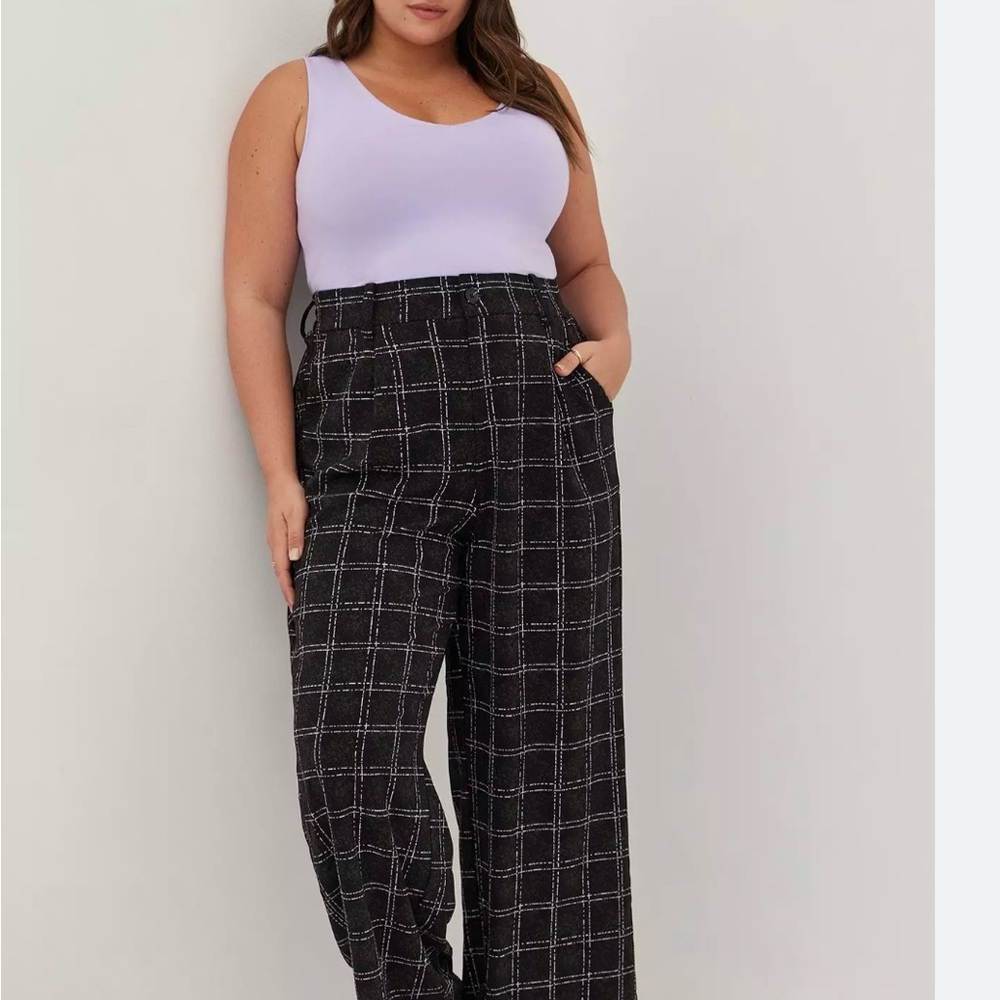 Torrid Women’s Black and Lavender Dress Pants Wide-Leg Elastic back Band Sz. 20